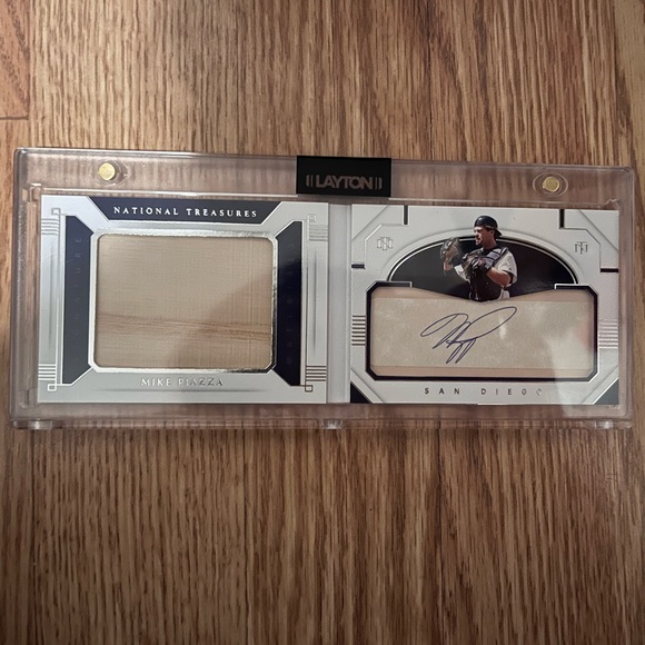 2021 Panini National Treasures Mike Piazza Bat Cut Auto Booklet 4/15 (MISC10) - Picture 1 of 2